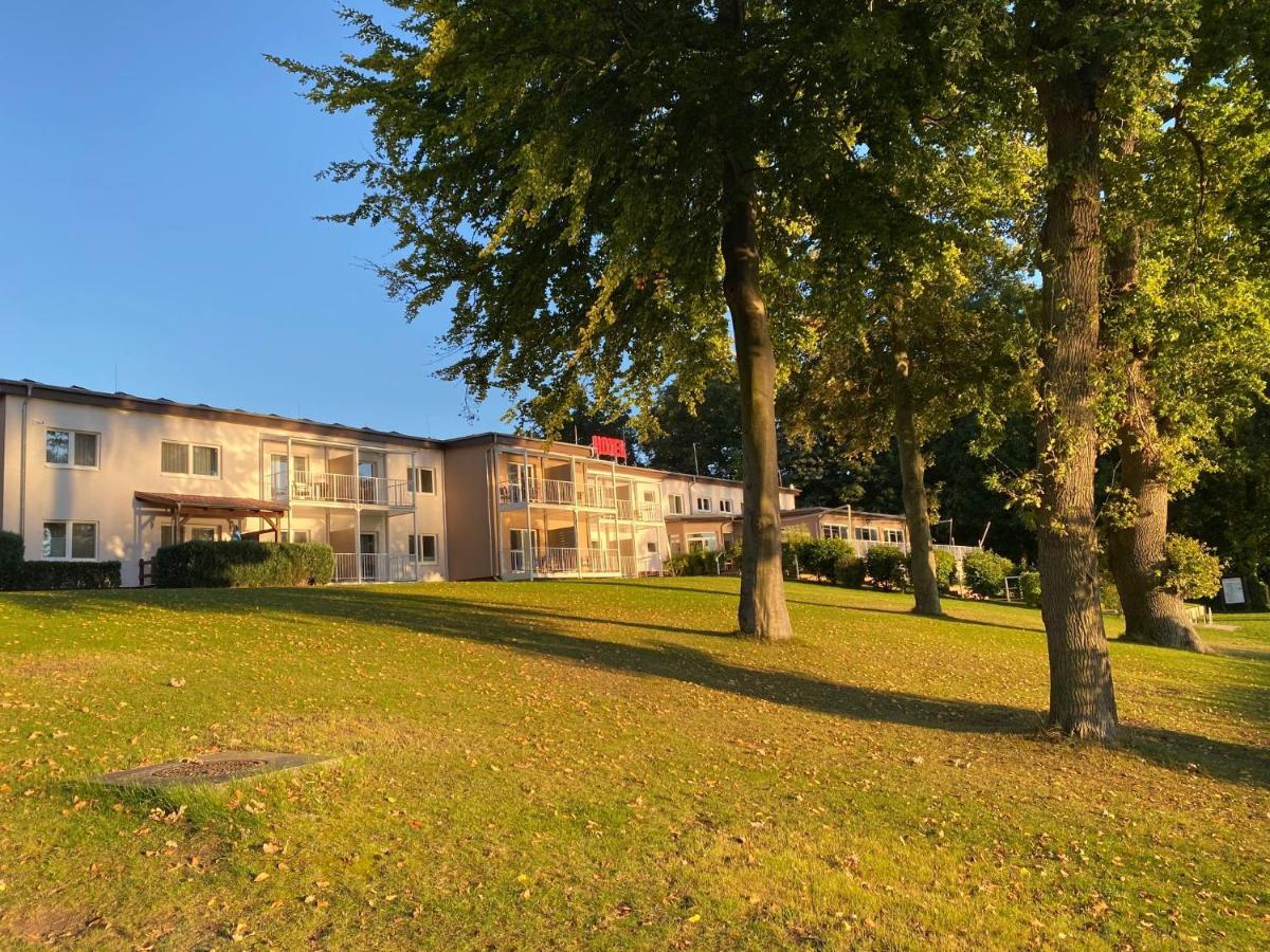 Hotel Am Untersee Bantikow Exterior photo