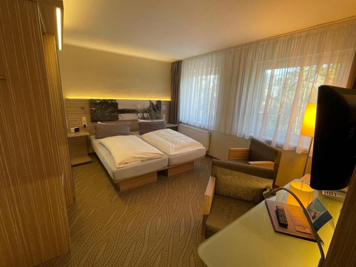 Hotel Am Untersee Bantikow Exterior photo