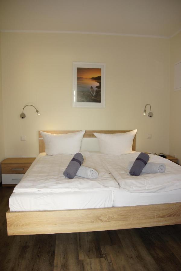 Hotel Am Untersee Bantikow Exterior photo